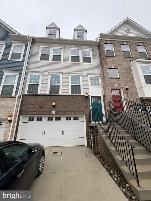 504 Downswing Rd, Pikesville