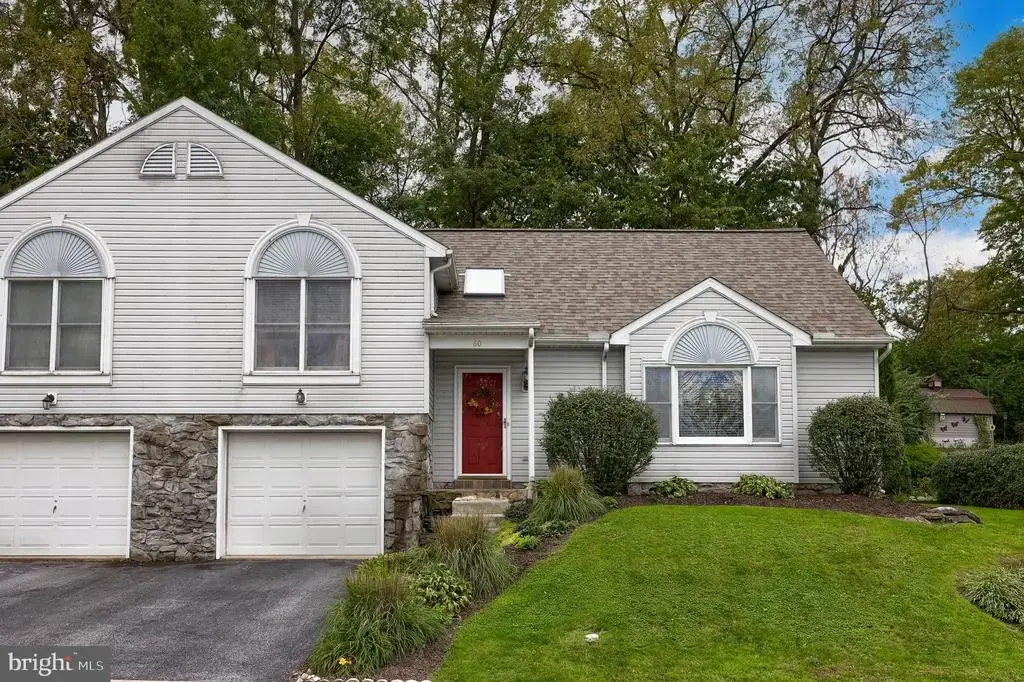 60 Farm Ln, EPHRATA