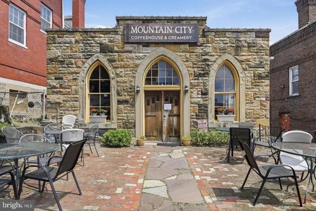 60 W Main St, FROSTBURG