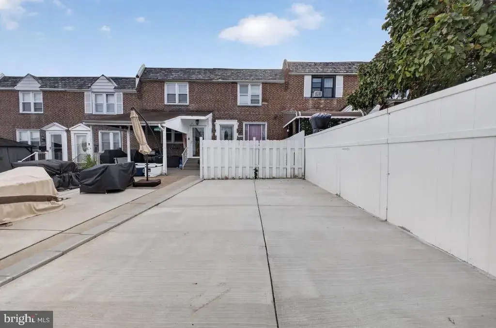 1362 Pennington Rd, PHILADELPHIA