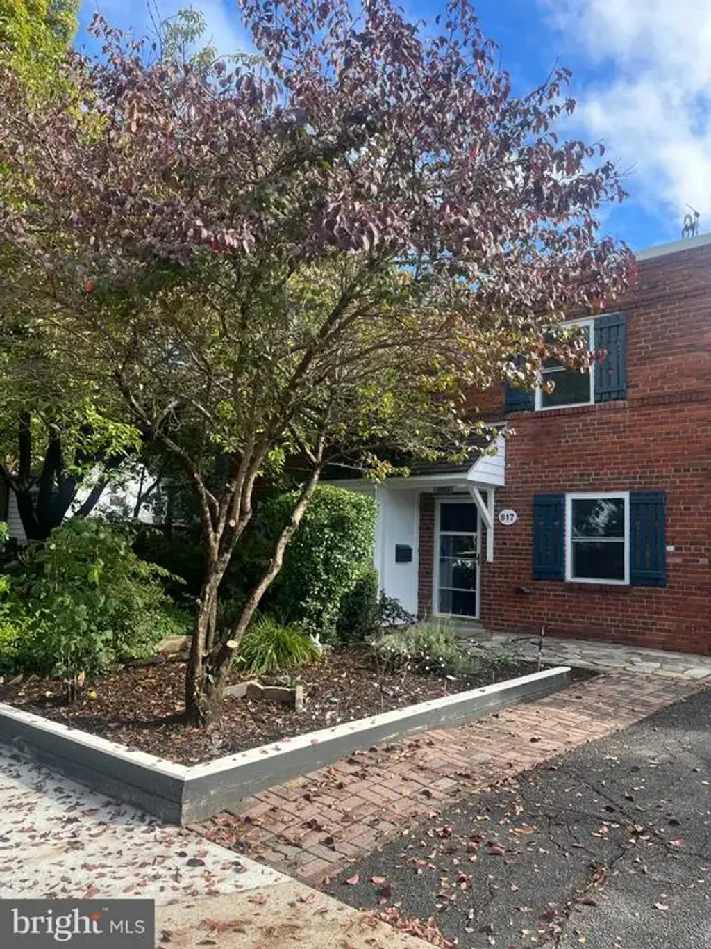 817 S Irving St, ARLINGTON