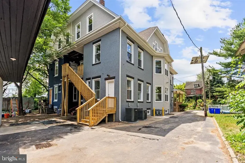 42 E Curtis Ave, WOODBURY
