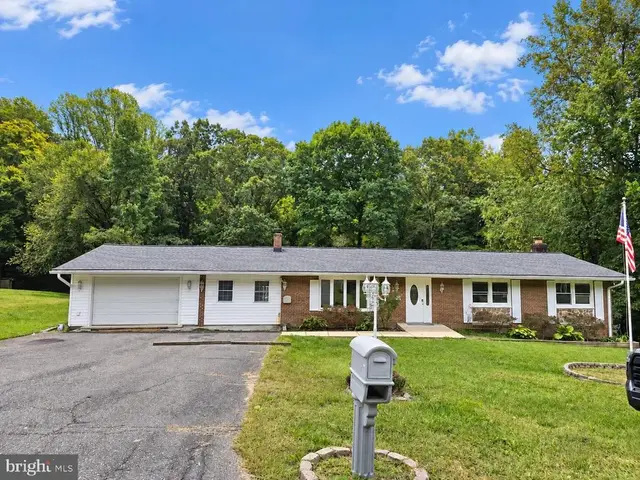 3504 King Dr, Dunkirk