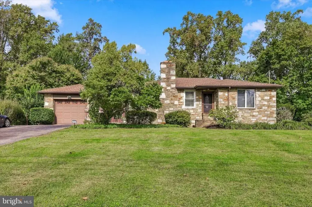 711 Stratford Dr, PHILADELPHIA