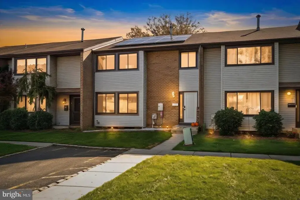 9 Twin Rivers Dr N, HIGHTSTOWN