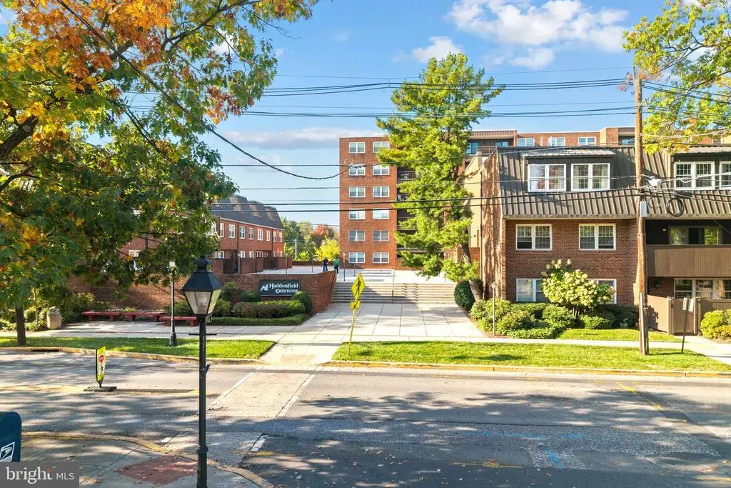 611 Haddonfield Cmns Cmns #611, HADDONFIELD