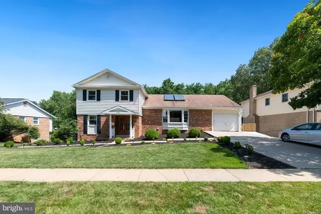 8121 Briar Creek Dr, Annandale
