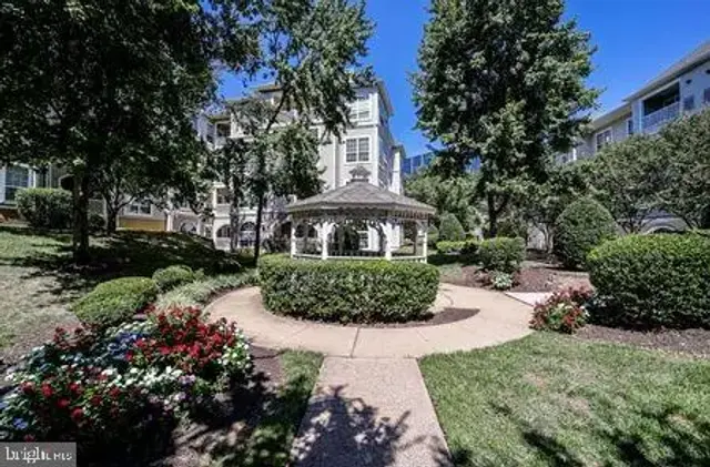 4550 Strutfield Ln #2413, Alexandria