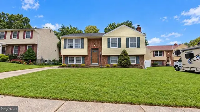 18 Woodmans Ct, Baltimore