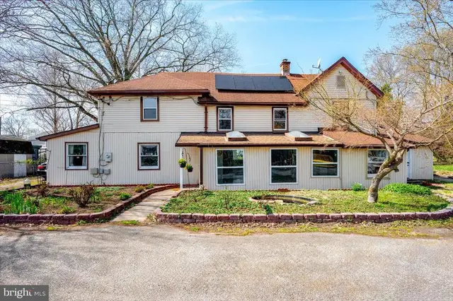 626 Clark Ave, Deale