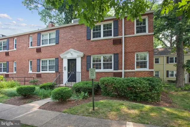 209 N Trenton St #209-3, Arlington