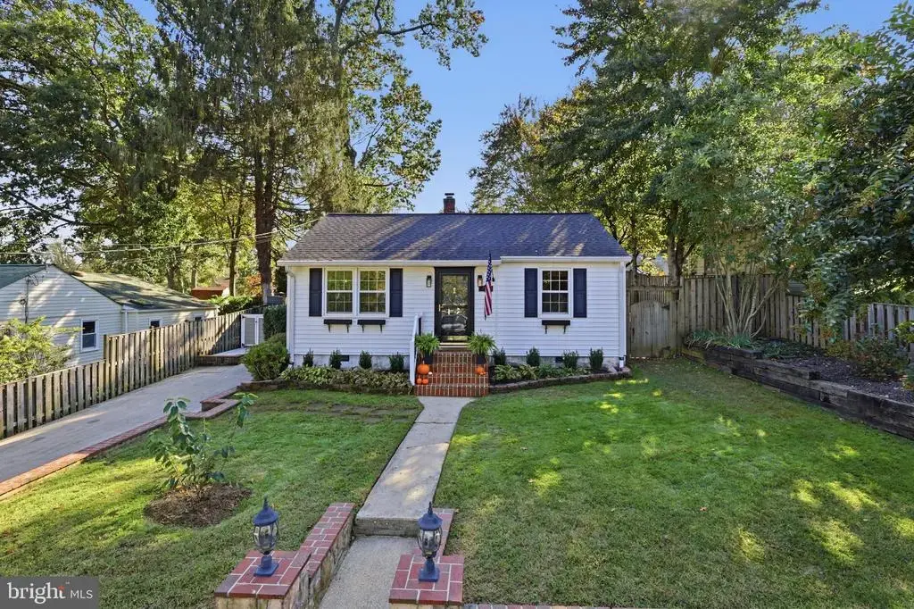 10927 Milburn St, FAIRFAX