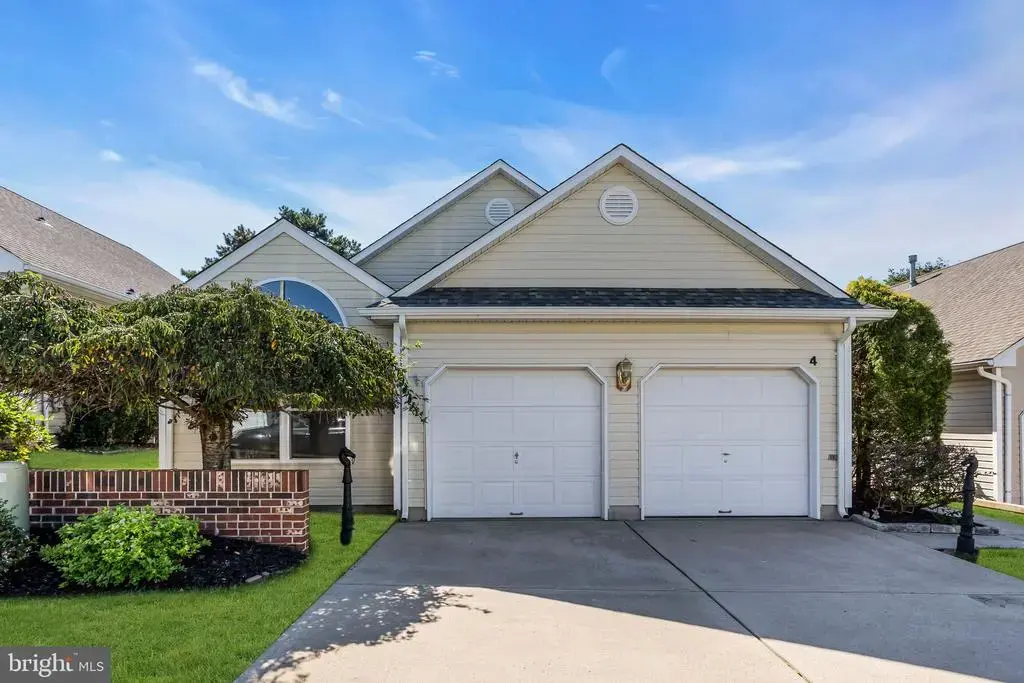 4 Woodburn Rd, MANAHAWKIN