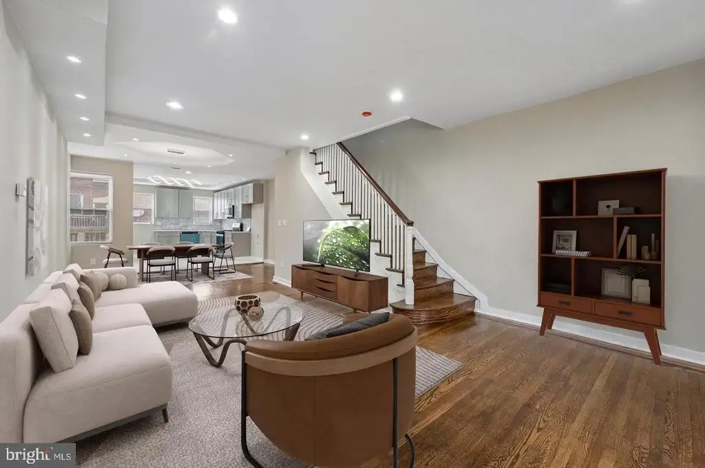 6221 Gardenia St, PHILADELPHIA