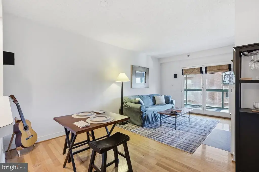 1050 N Taylor St #1-606, ARLINGTON