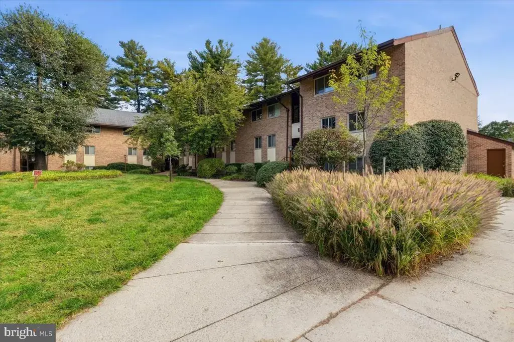 18816 Walkers Choice Rd #18816, MONTGOMERY VILLAGE