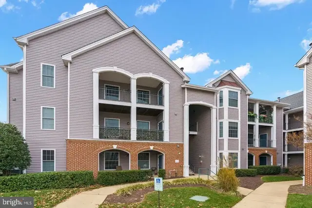 20447 Chesapeake Sq #201, Sterling
