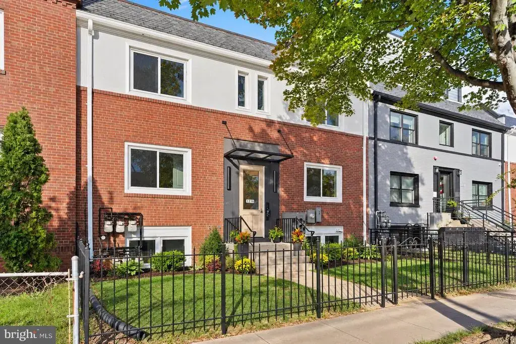 1216 Raum St Ne, WASHINGTON