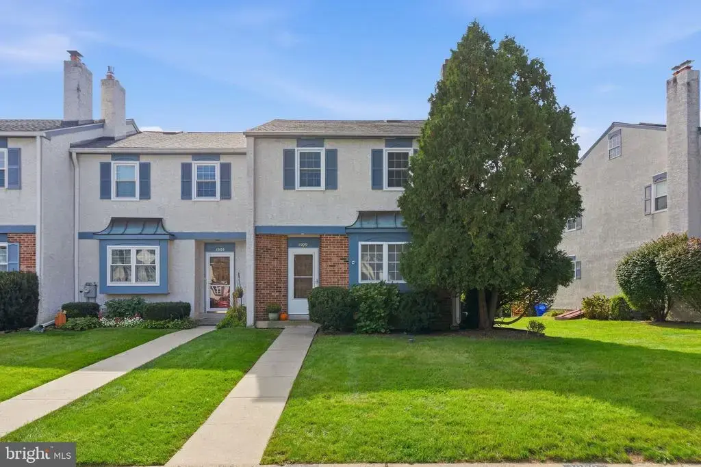 1909 Diane Cir, PHOENIXVILLE