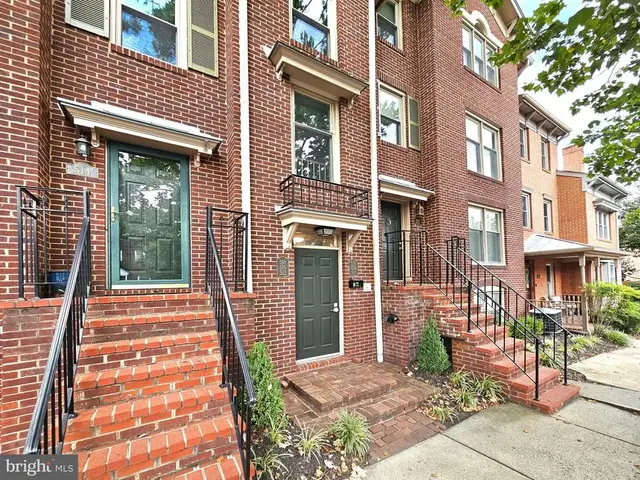 516 N West St, Alexandria