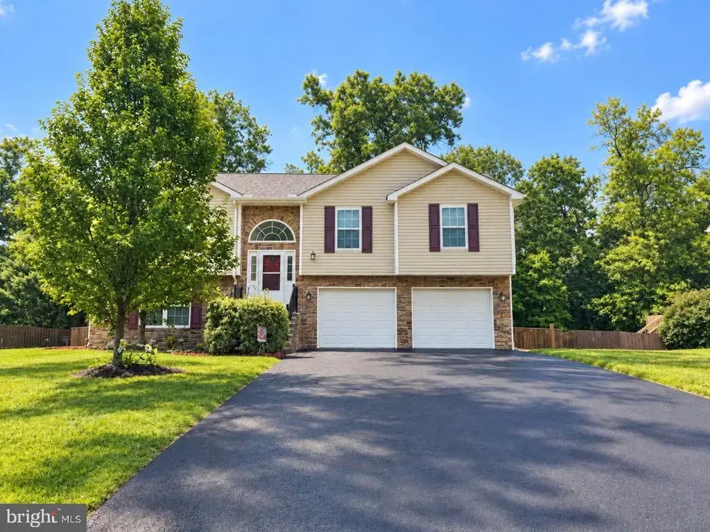 29 Lure Ct, INWOOD