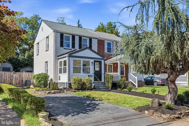 5924 Edgehill Ct, Alexandria