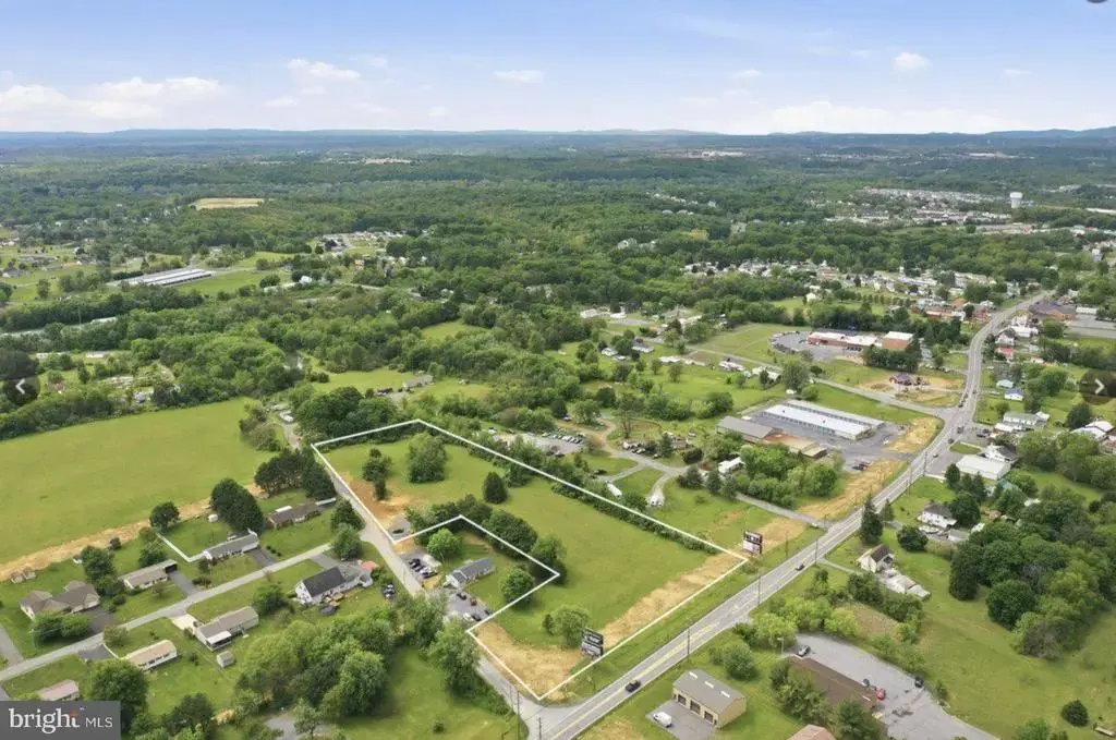 Williamsport Pike, FALLING WATERS