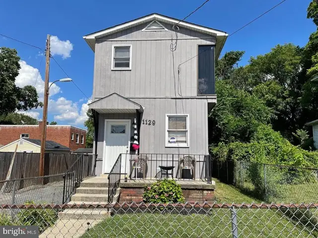1129 48th St Ne, Washington