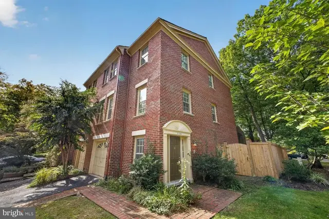 5156 Woodmire Ln, Alexandria