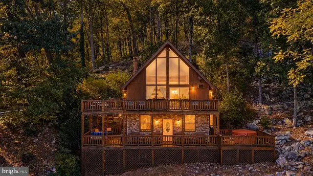 310 Roads End, Luray