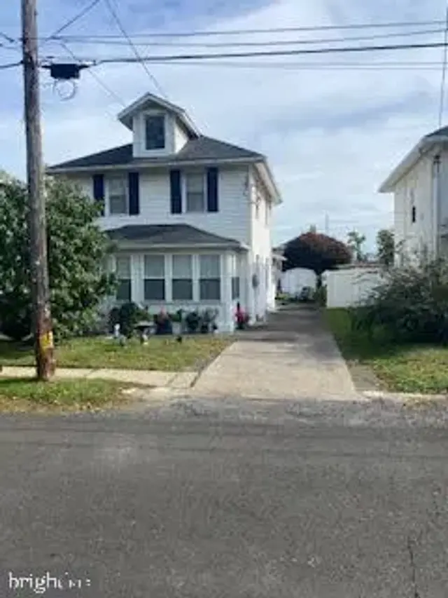 2253 College Ave, Bensalem