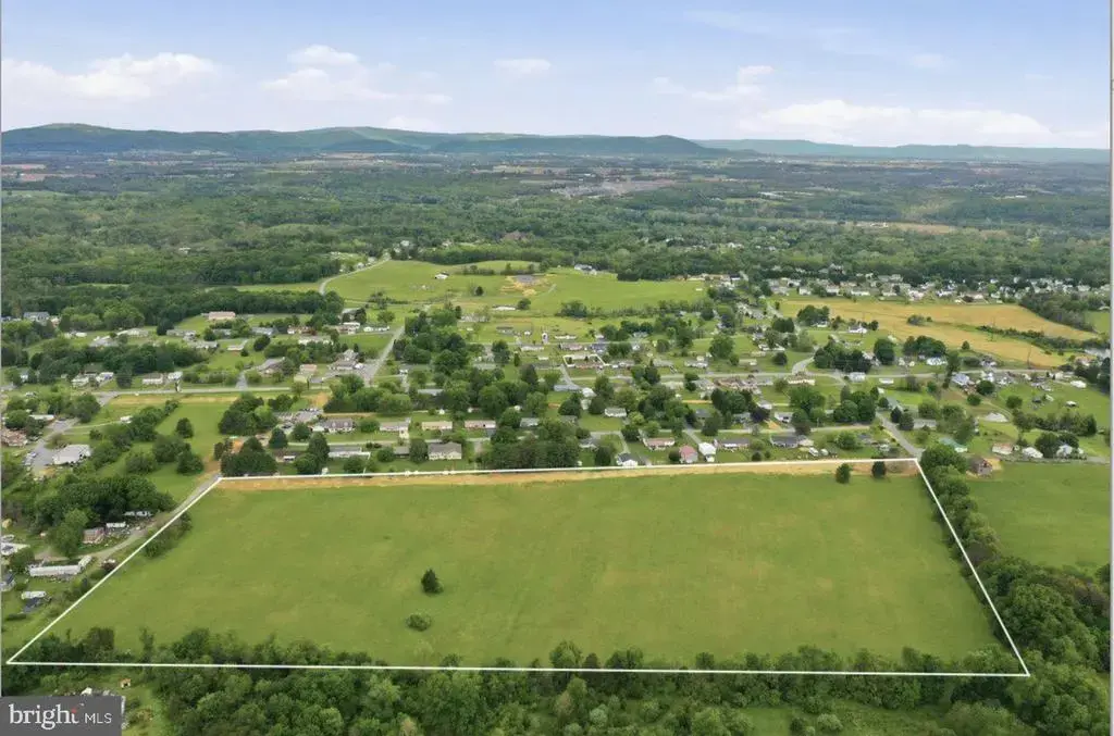 Williamsport Pike, FALLING WATERS