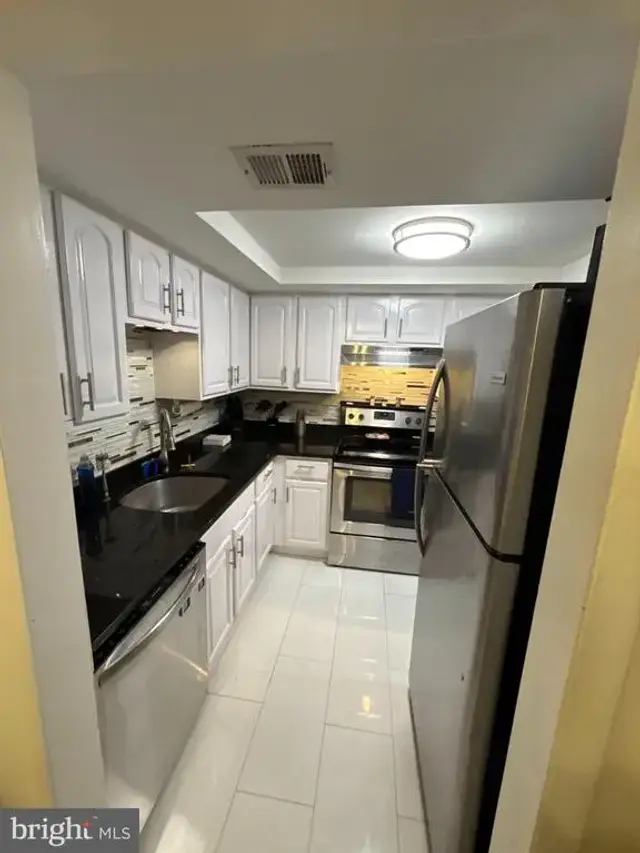 8896 Walutes Cir #d, Alexandria
