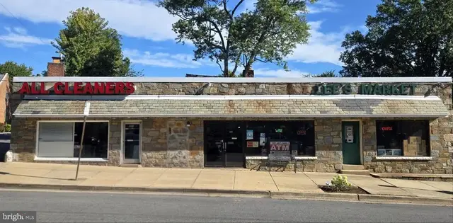 801 Bashford Ln, Alexandria