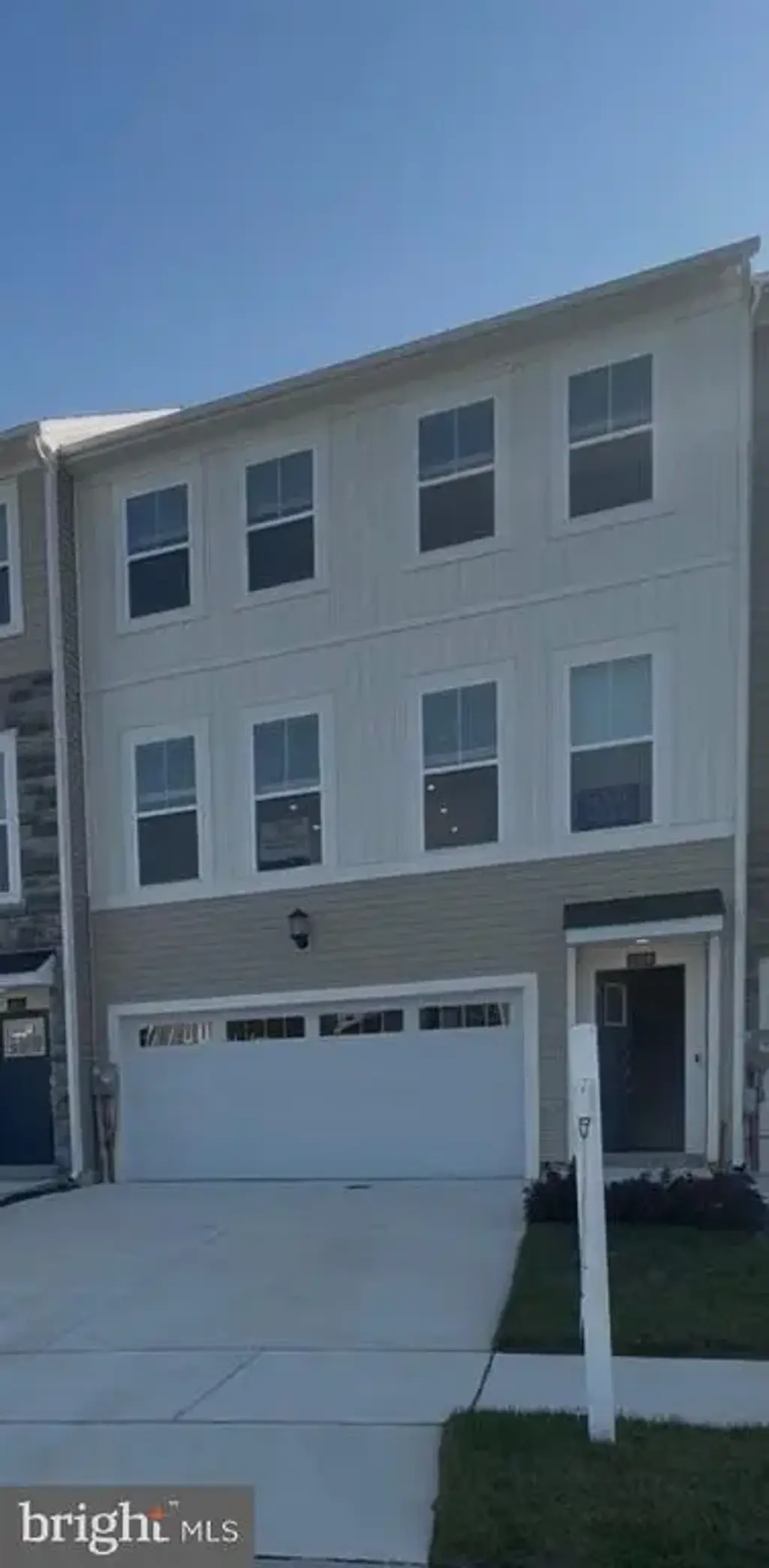 2209 Winterberry Ln, CAMBRIDGE