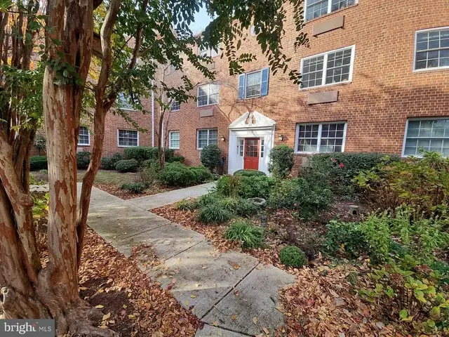 1726 W Abingdon Dr #201, Alexandria