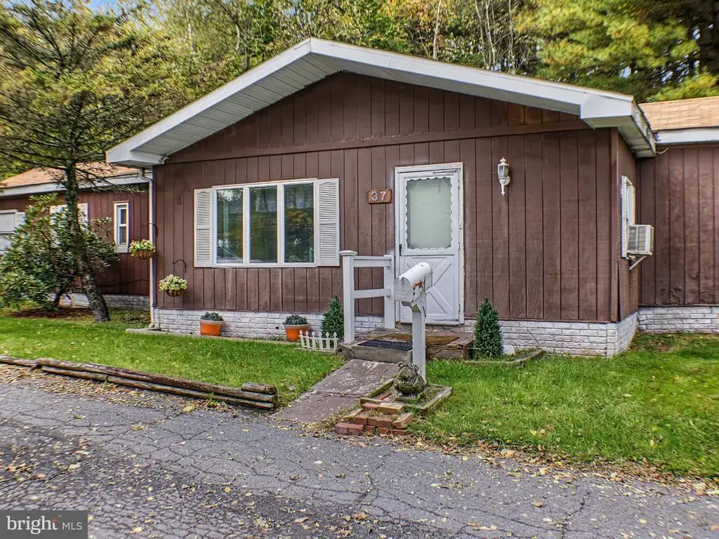 37 Back St, MAHANOY CITY