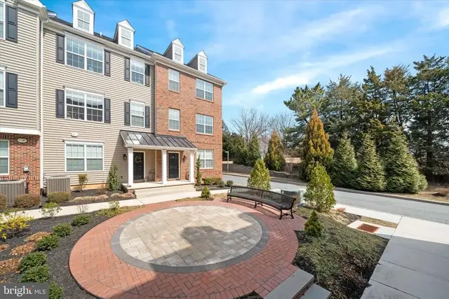 700 Pony Ln, Wilmington