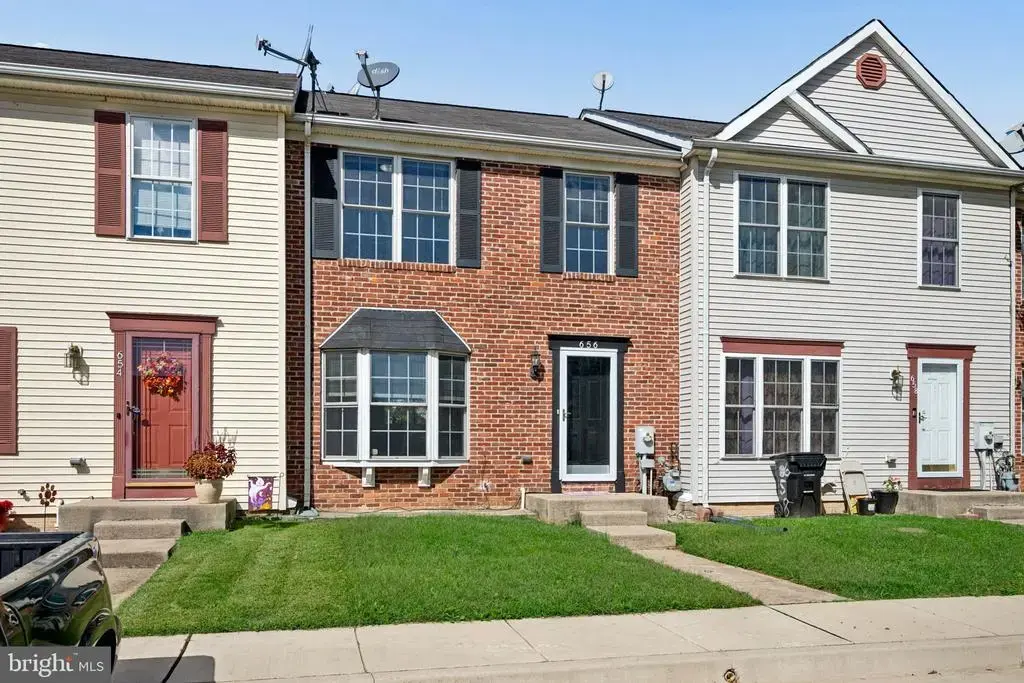 656 Villager Cir, BALTIMORE