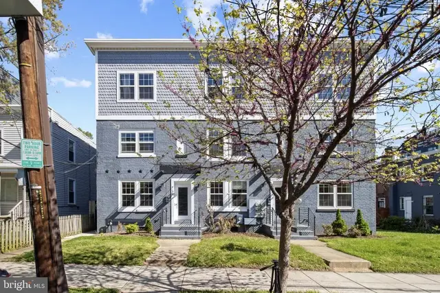 716 Jackson St Ne #1, Washington