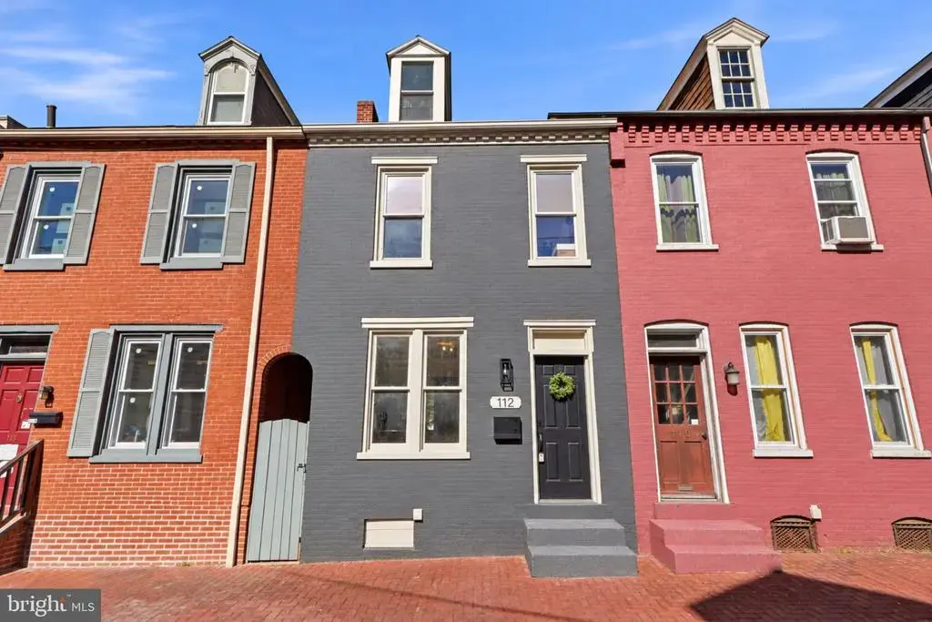 112 Howard Ave, LANCASTER