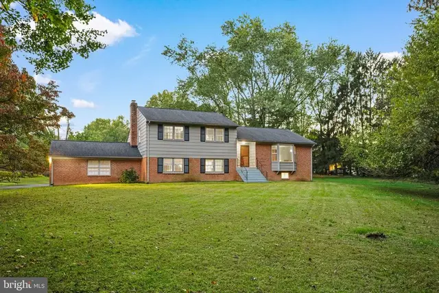 15716 Jones Ln, Gaithersburg