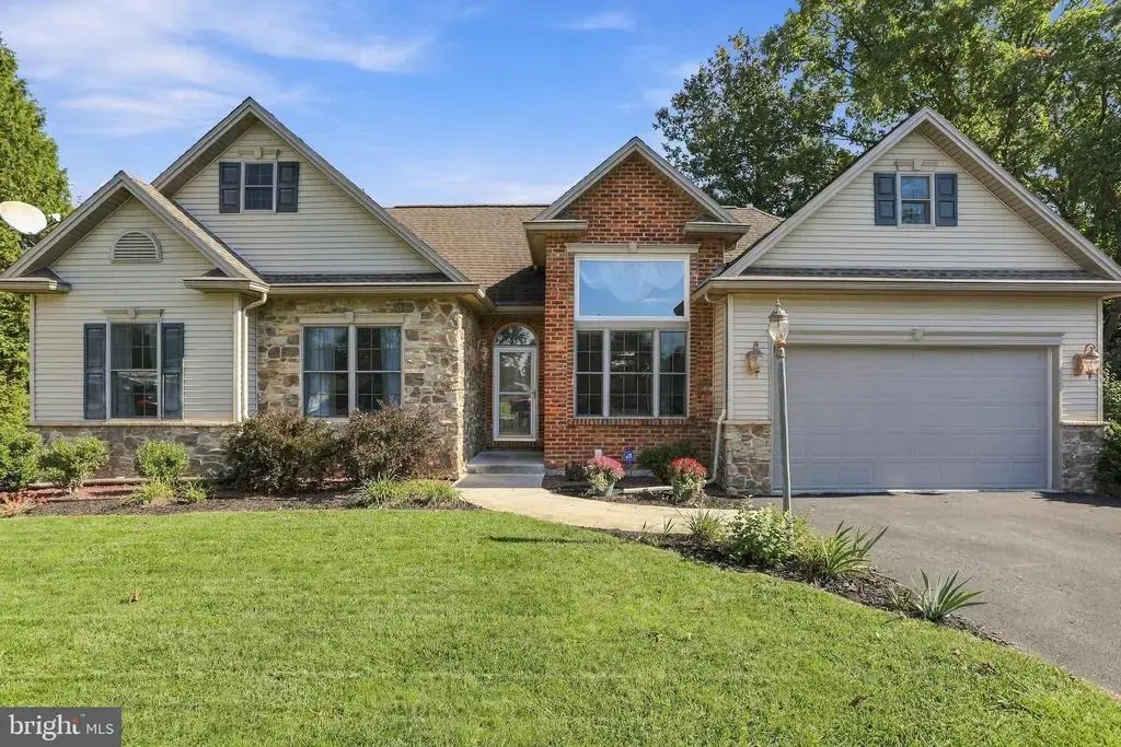 321 Chestnut Cir, SHIPPENSBURG
