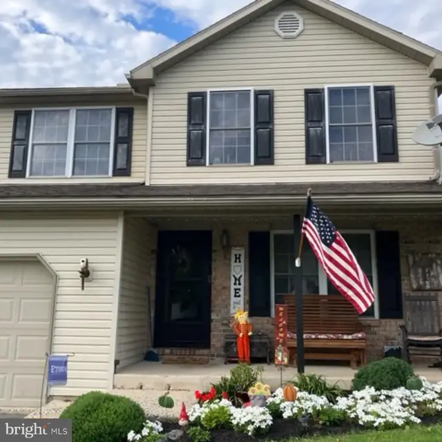 355 Oneida Dr, Reading