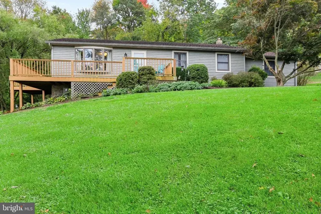 584 Ridge Rd, HALIFAX