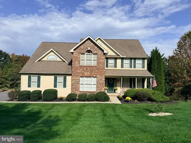 7 Penn State Dr, Newark