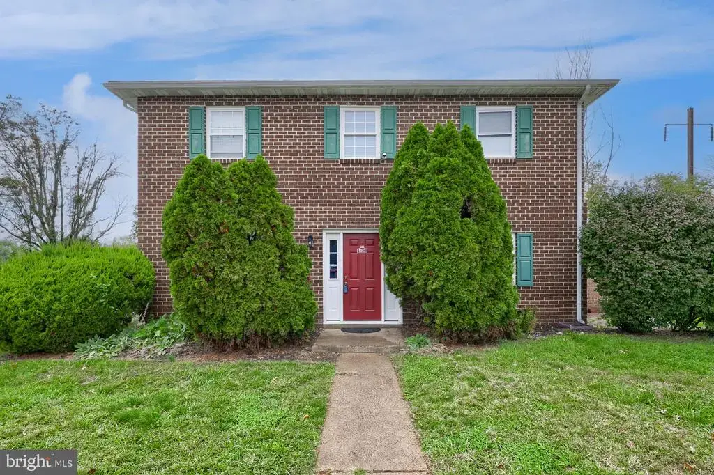 1362 Blue Jay Dr, LANCASTER