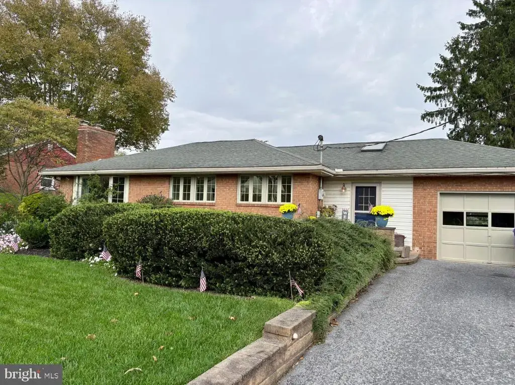 117 Locust Ln, WILLOW STREET