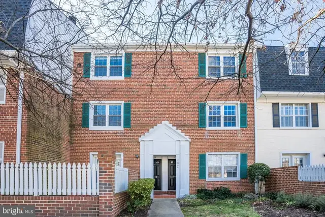 2844-a S Wakefield St #a, Arlington