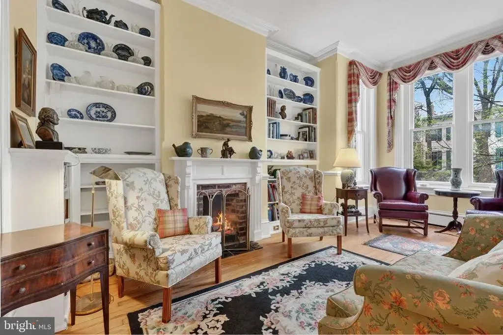 15 3rd St Ne, WASHINGTON